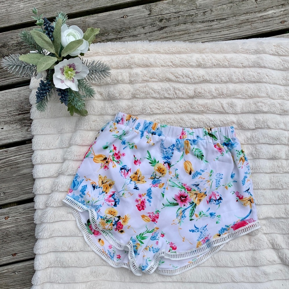 FLOWER PATTERN SHORTS ✨